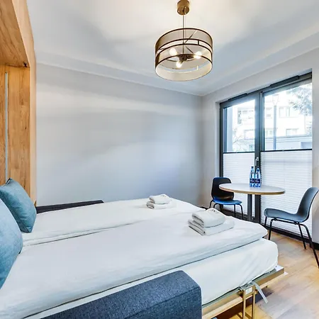 Black & Blue By Oneapartments