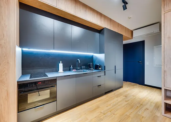 Black & Blue By Oneapartments *